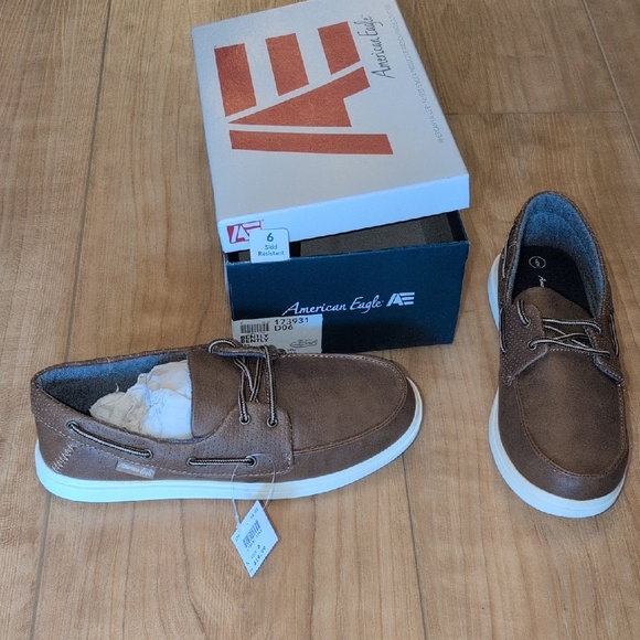 Boys 6 American Eagle Outfitters Tan Boat Shoes - Picture 1 of 2